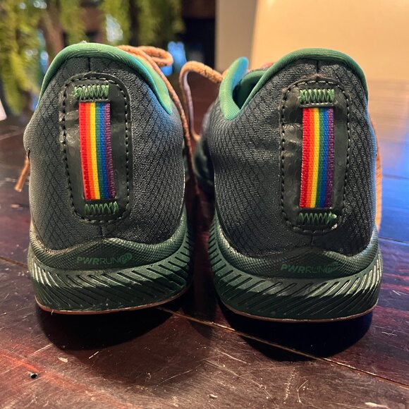 Saucony Women's Shamrock Freedom 5 Snake Runner - Picture 4 of 7